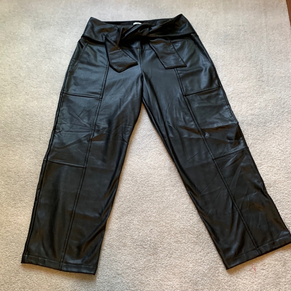 High Quality Vegan Leather Crop Pant